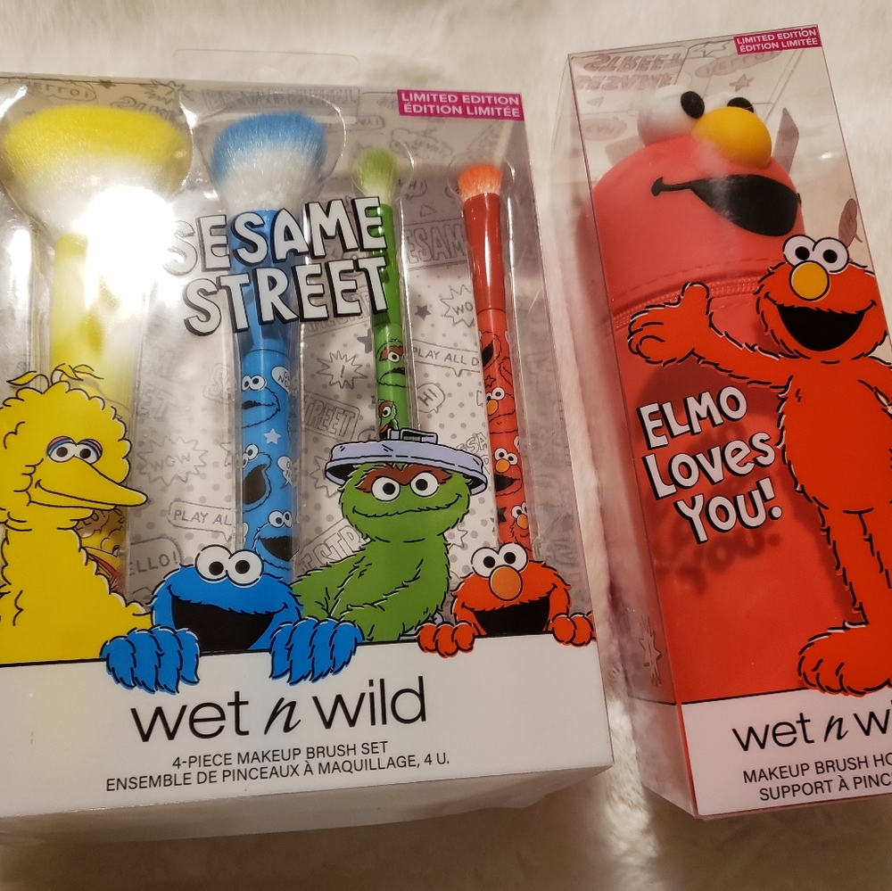 Limited Edition Wet n Wild X Sesame Street Brush Set & Brush Holder